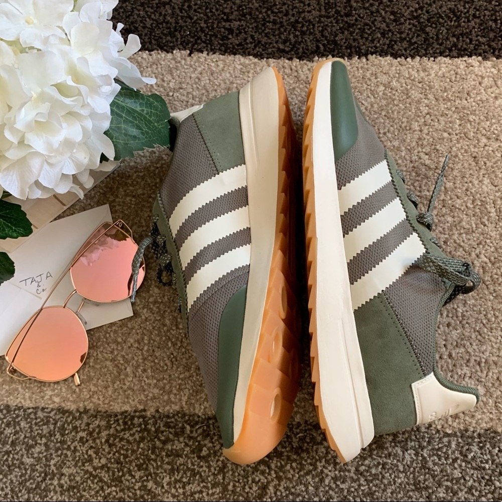 ✅SOLD! ADIDAS (ORIGINALS): 3-Stripe Green Kicks - Picture 3 of 8